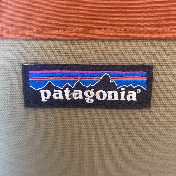 Patagonia Men’s Bivy Reversible Down Camouflage Puffer Vest - Picture 2 of 9